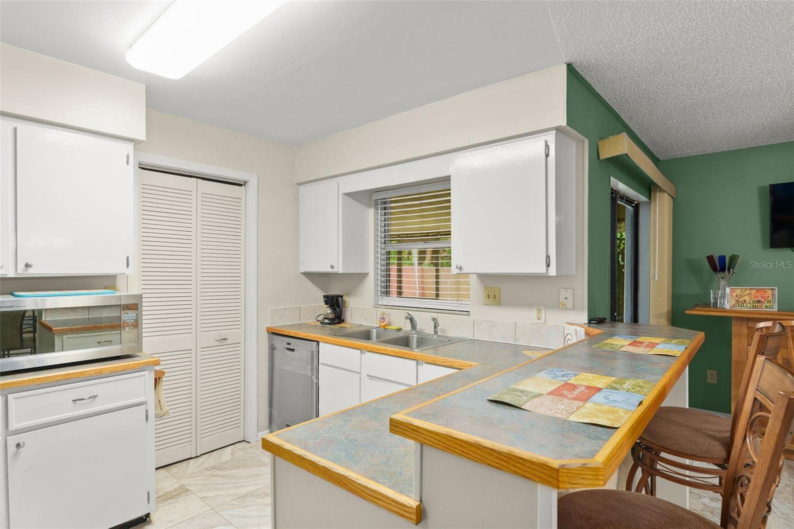 Image 12 of 33 For 2705 Wilmette Avenue