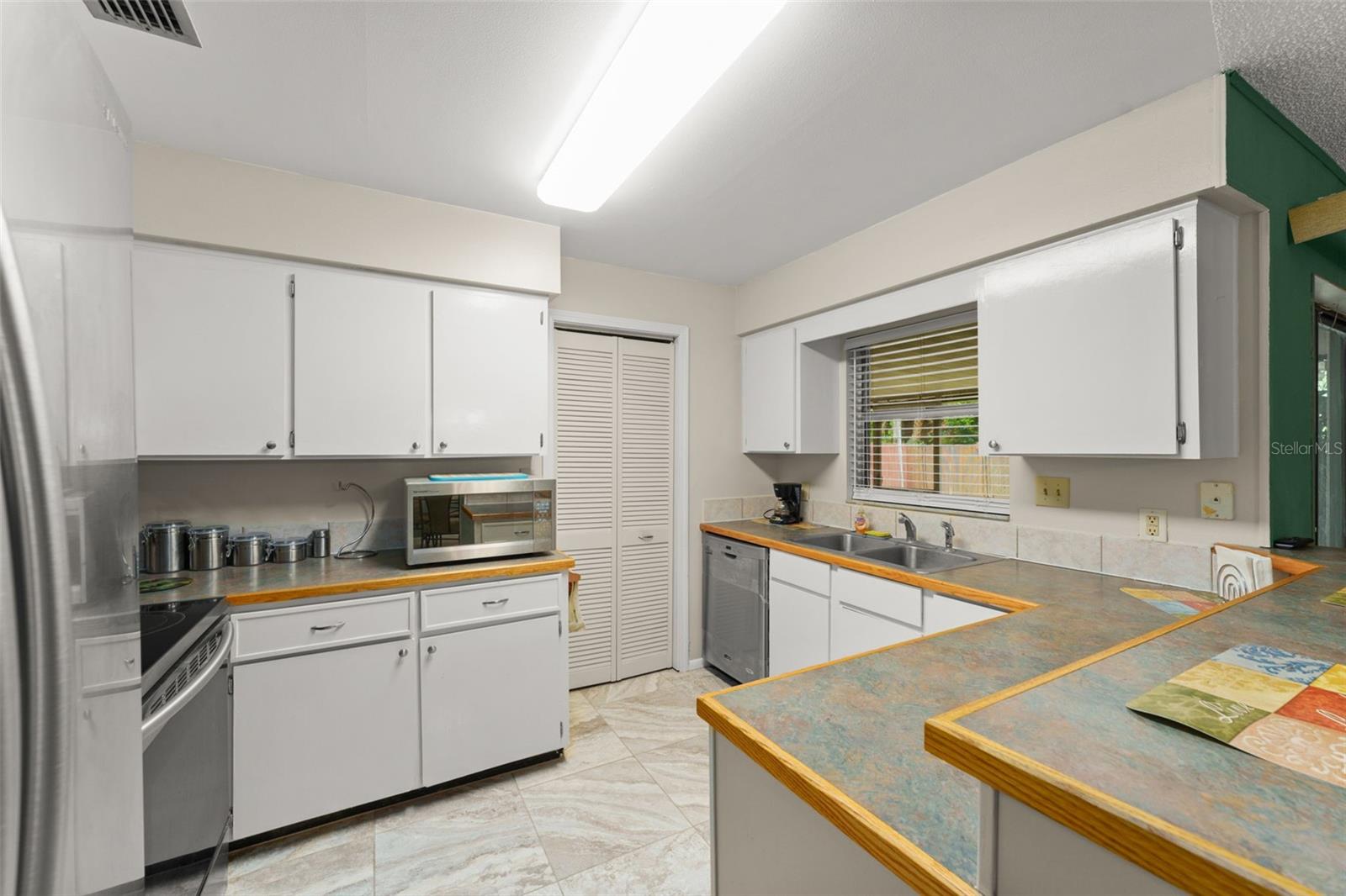 Image 13 of 33 For 2705 Wilmette Avenue