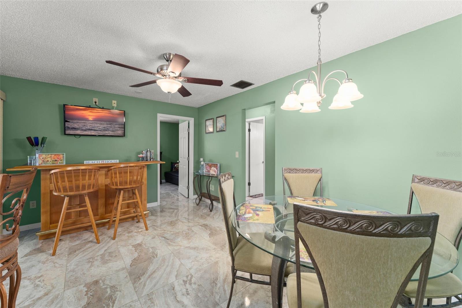 Image 16 of 33 For 2705 Wilmette Avenue