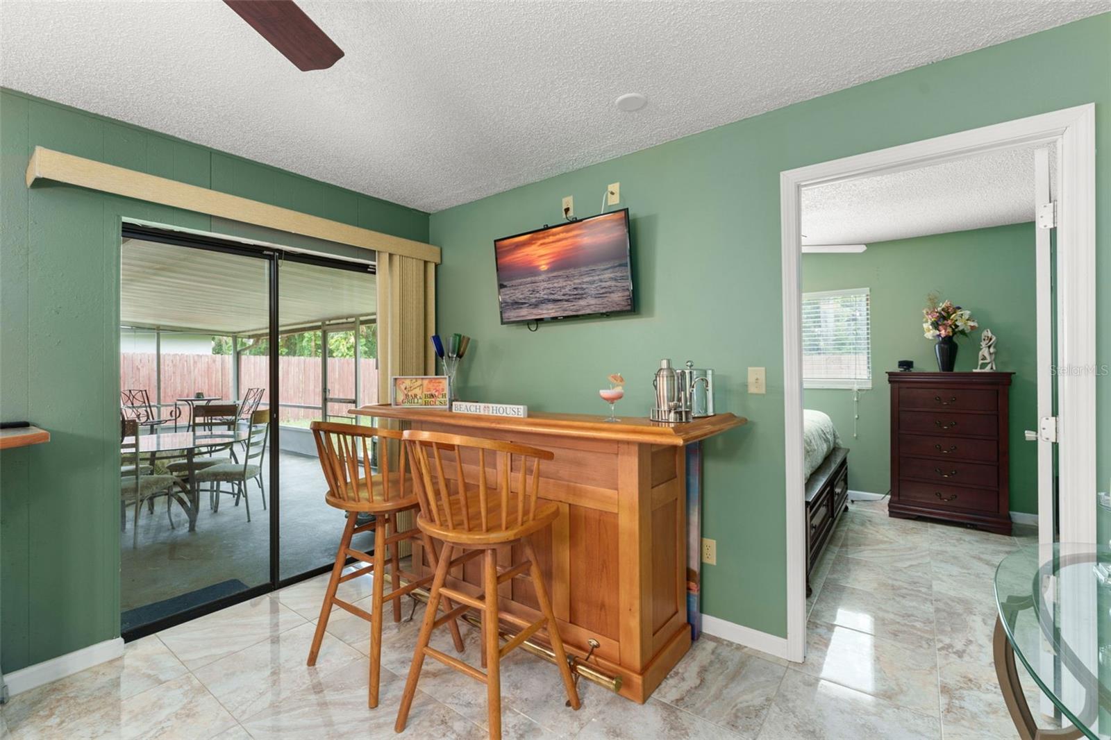 Image 17 of 33 For 2705 Wilmette Avenue