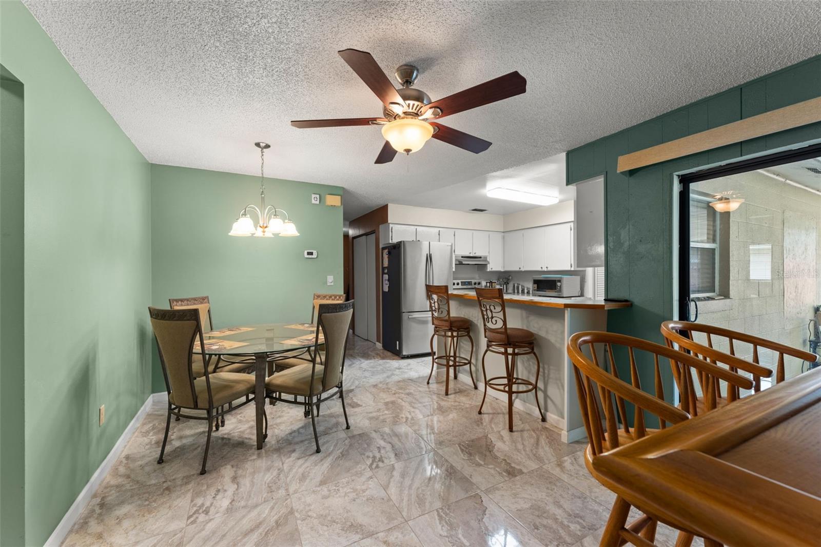 Image 18 of 33 For 2705 Wilmette Avenue