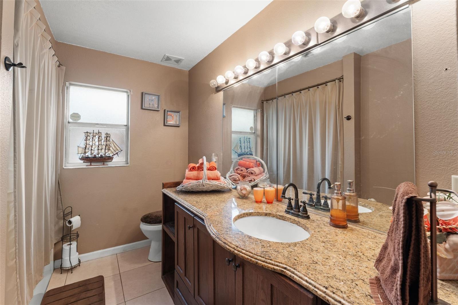 Image 22 of 33 For 2705 Wilmette Avenue
