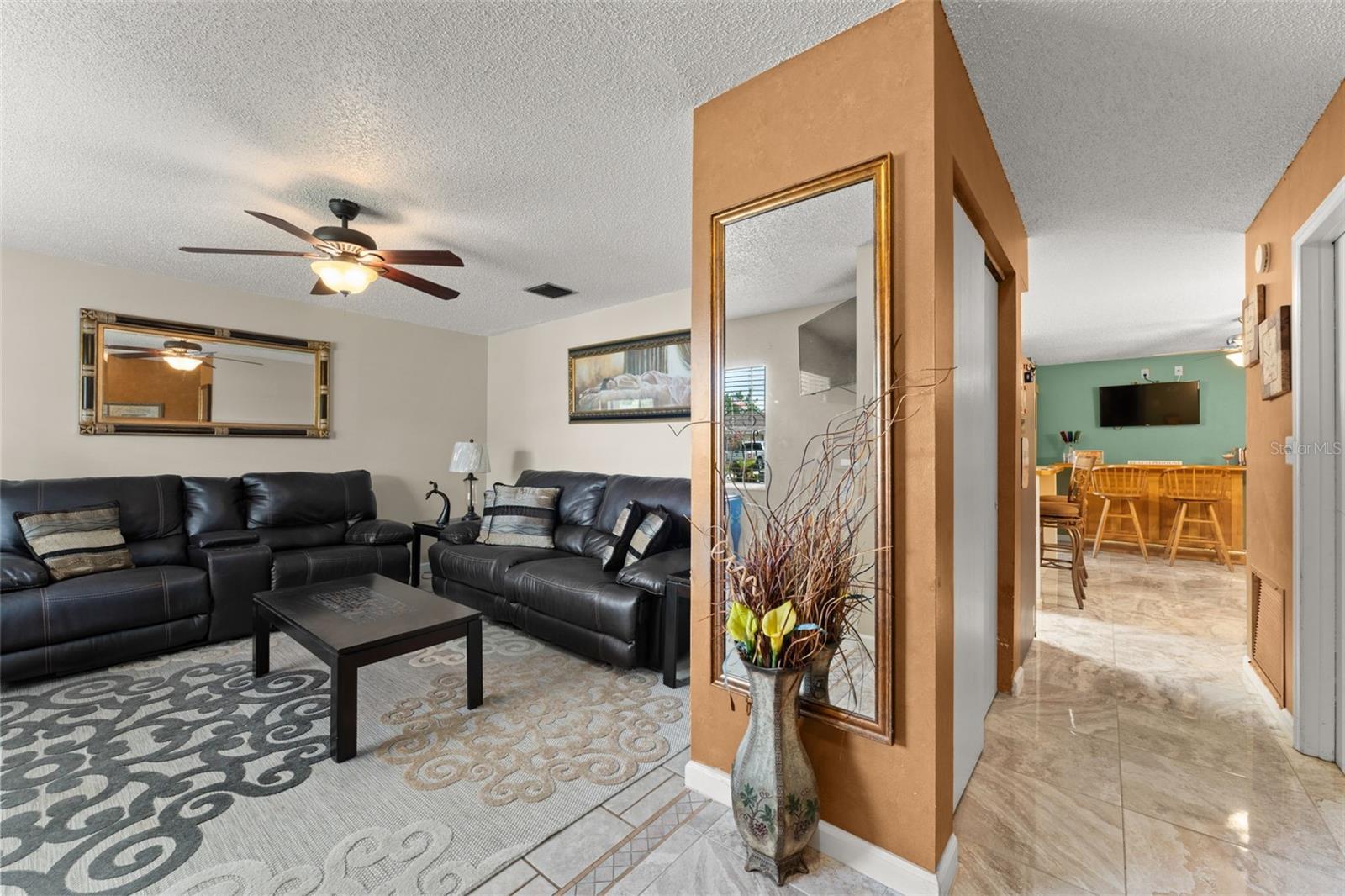 Image 3 of 33 For 2705 Wilmette Avenue