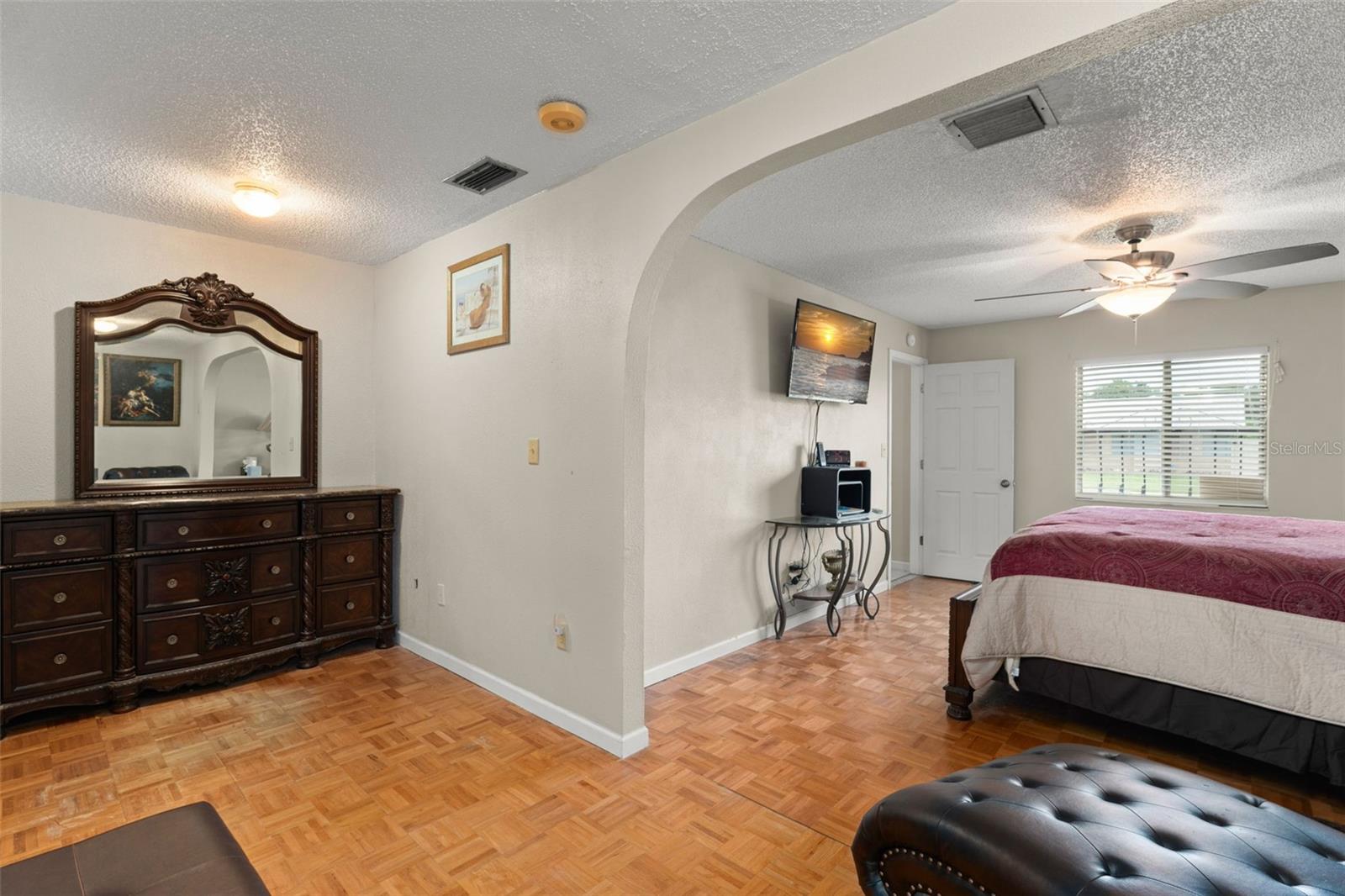 Image 9 of 33 For 2705 Wilmette Avenue