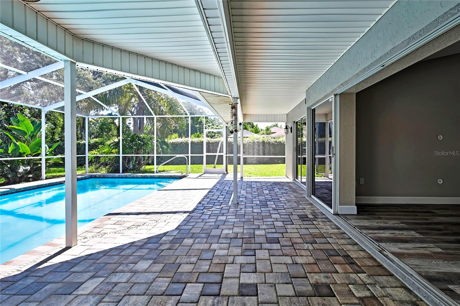 Image 41 of 72 For 13295 Don Loop