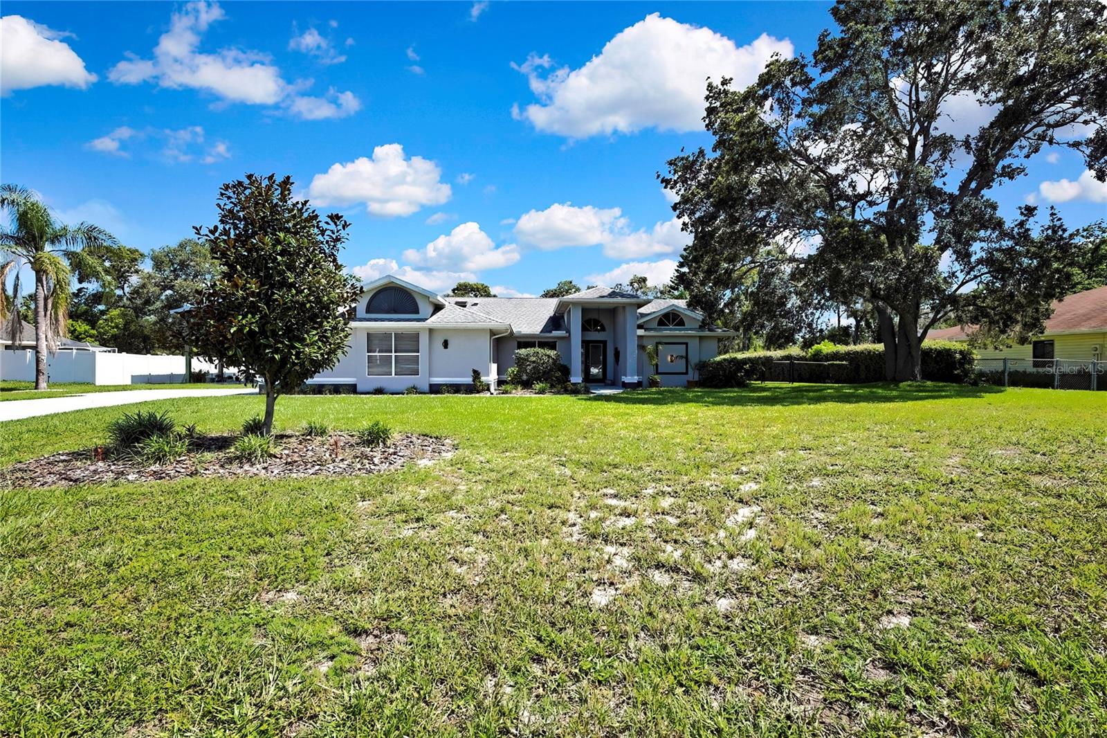 Image 60 of 72 For 13295 Don Loop