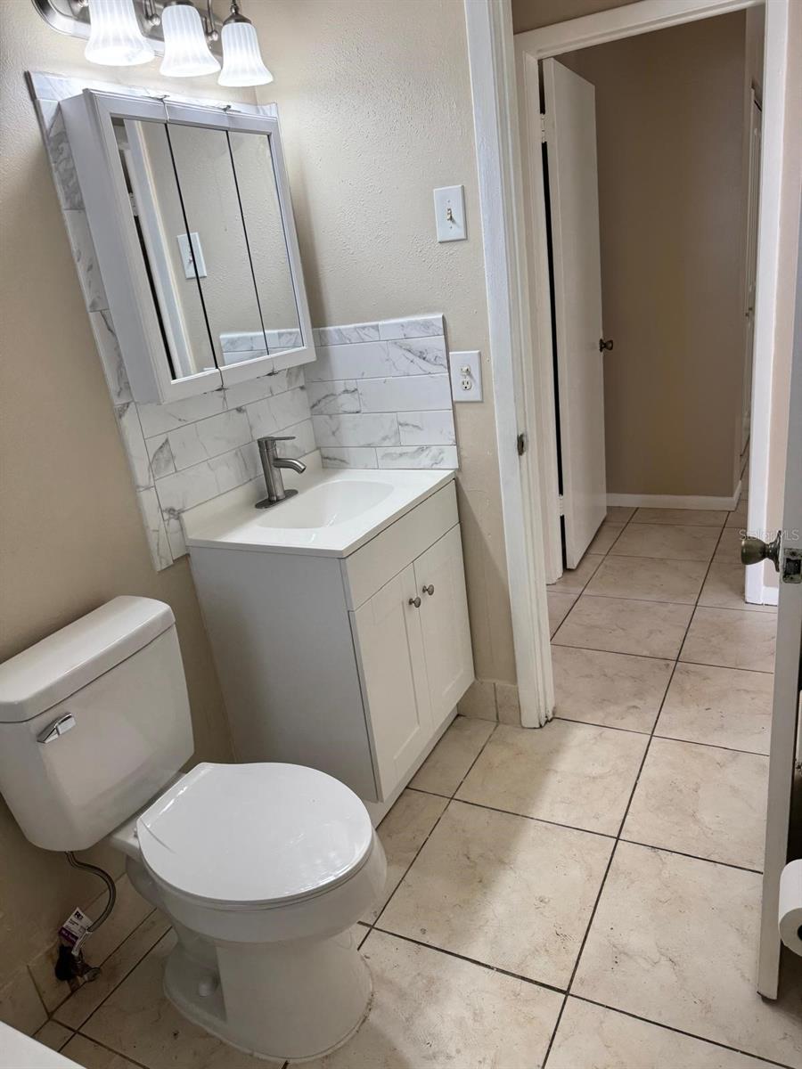 Listing photo id 10 for 7103 Fireside Street