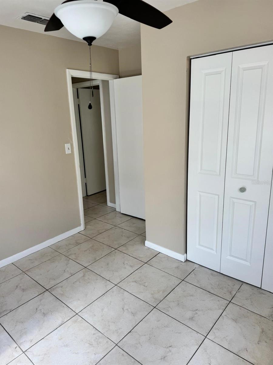 Listing photo id 11 for 7103 Fireside Street