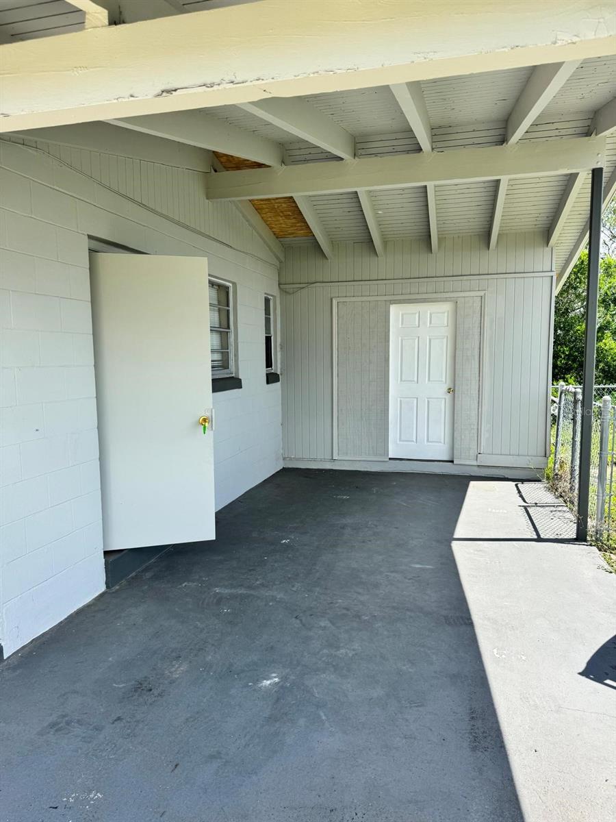 Listing photo id 12 for 7103 Fireside Street