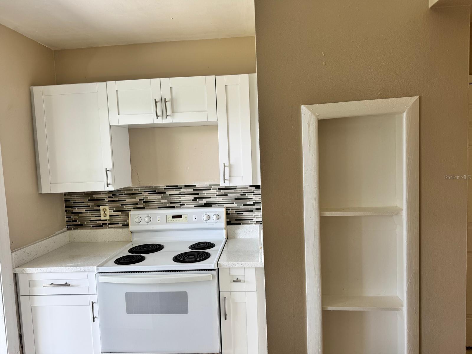 Listing photo id 4 for 7103 Fireside Street