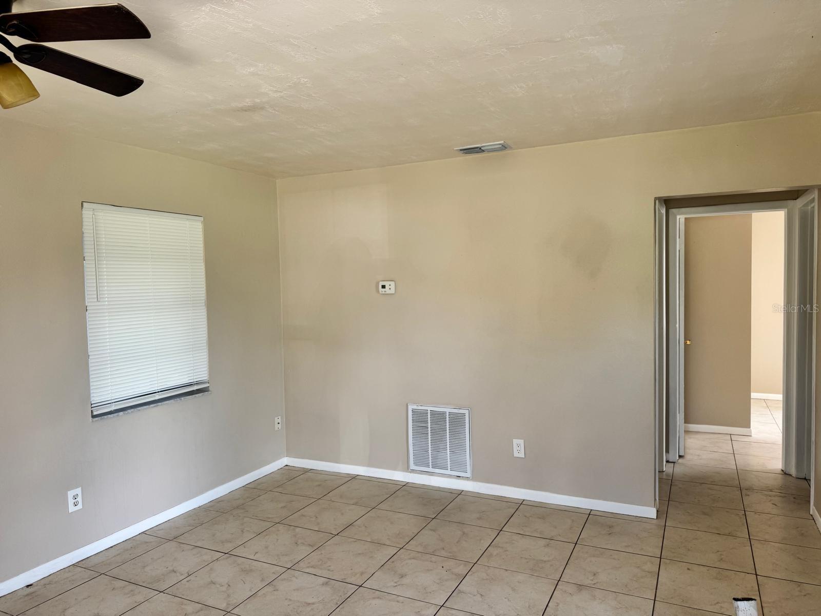 Listing photo id 6 for 7103 Fireside Street