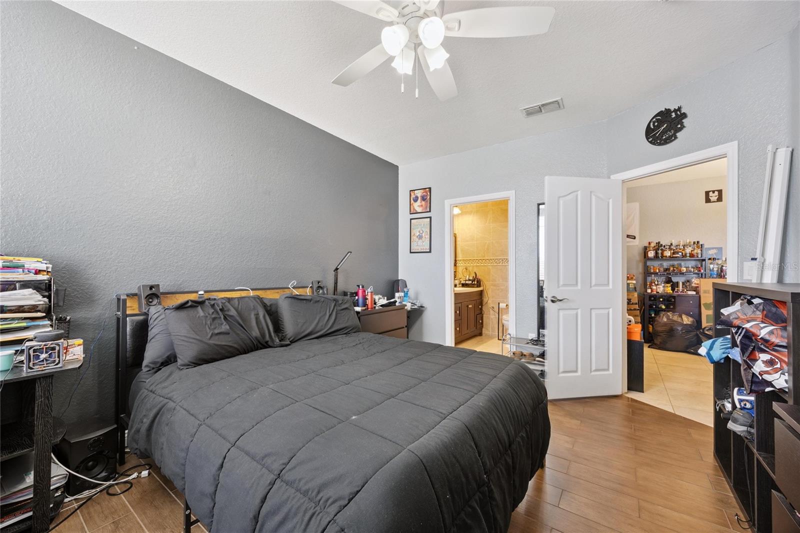 Image 18 of 41 For 8816 Dunes Court 303