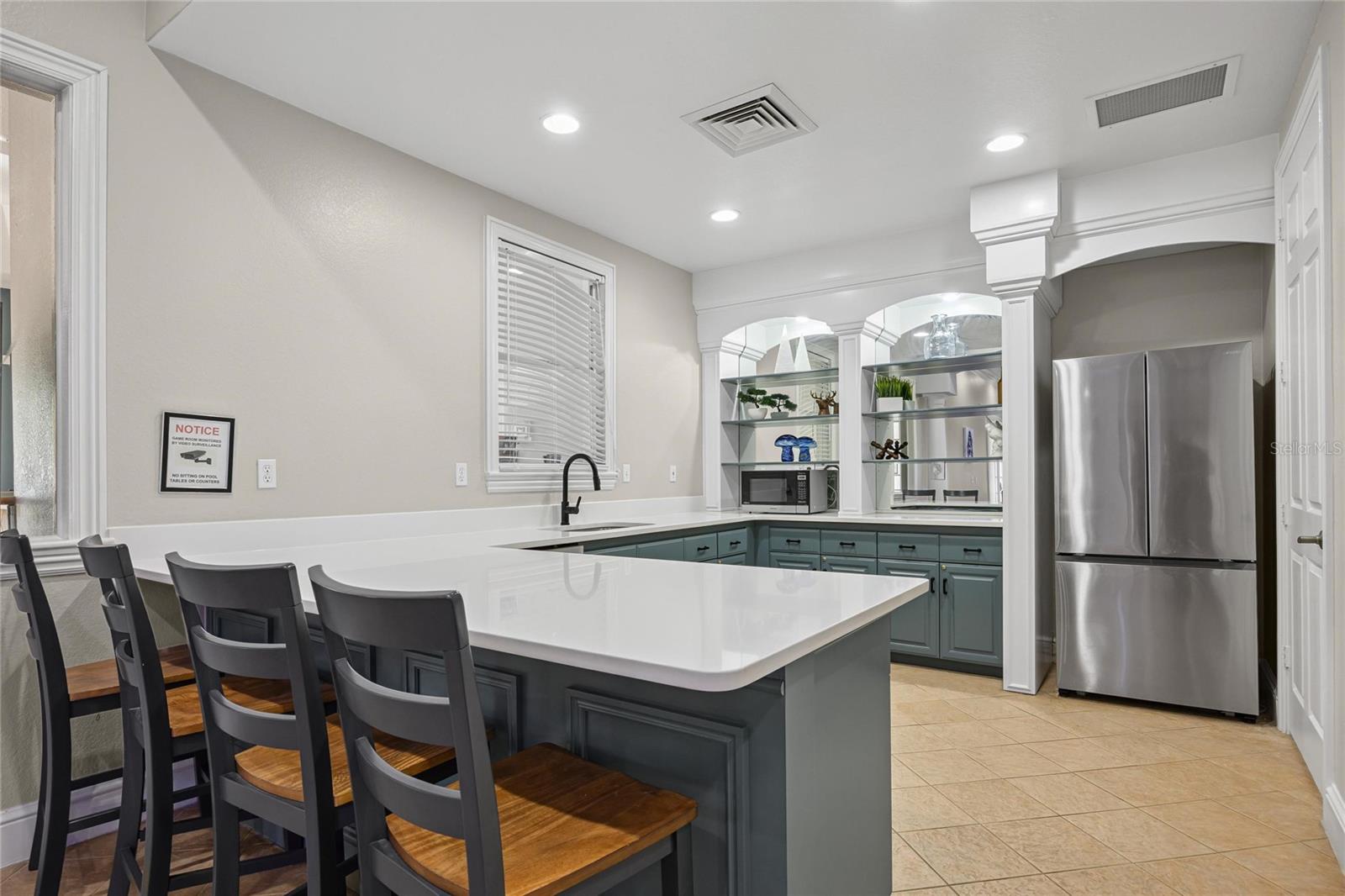 Image 33 of 41 For 8816 Dunes Court 303