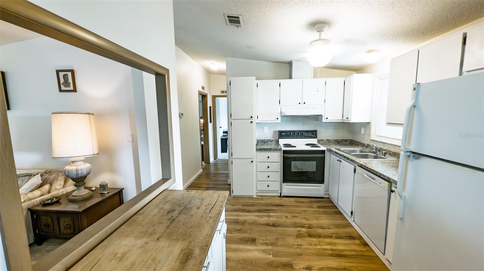 Image 4 of 25 For 1725 Hilton Head Boulevard