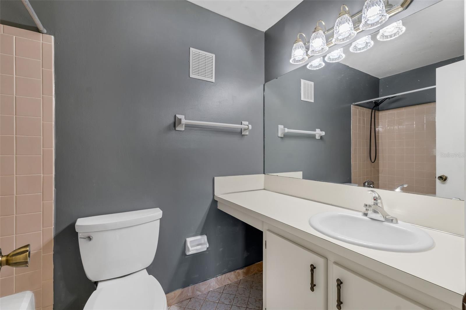 Image 15 of 25 For 1032 Calanda Avenue 1032