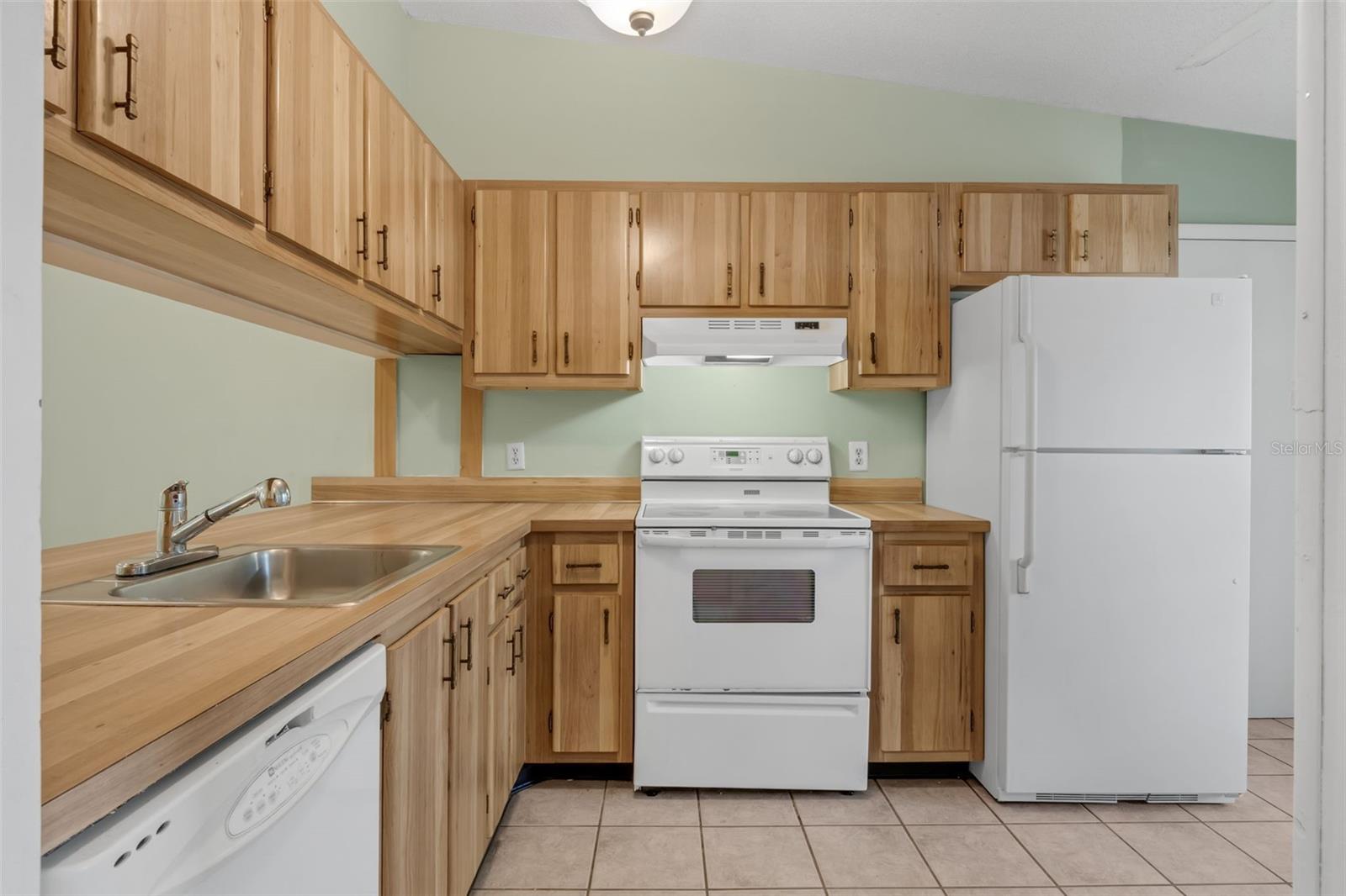 Image 7 of 25 For 1032 Calanda Avenue 1032