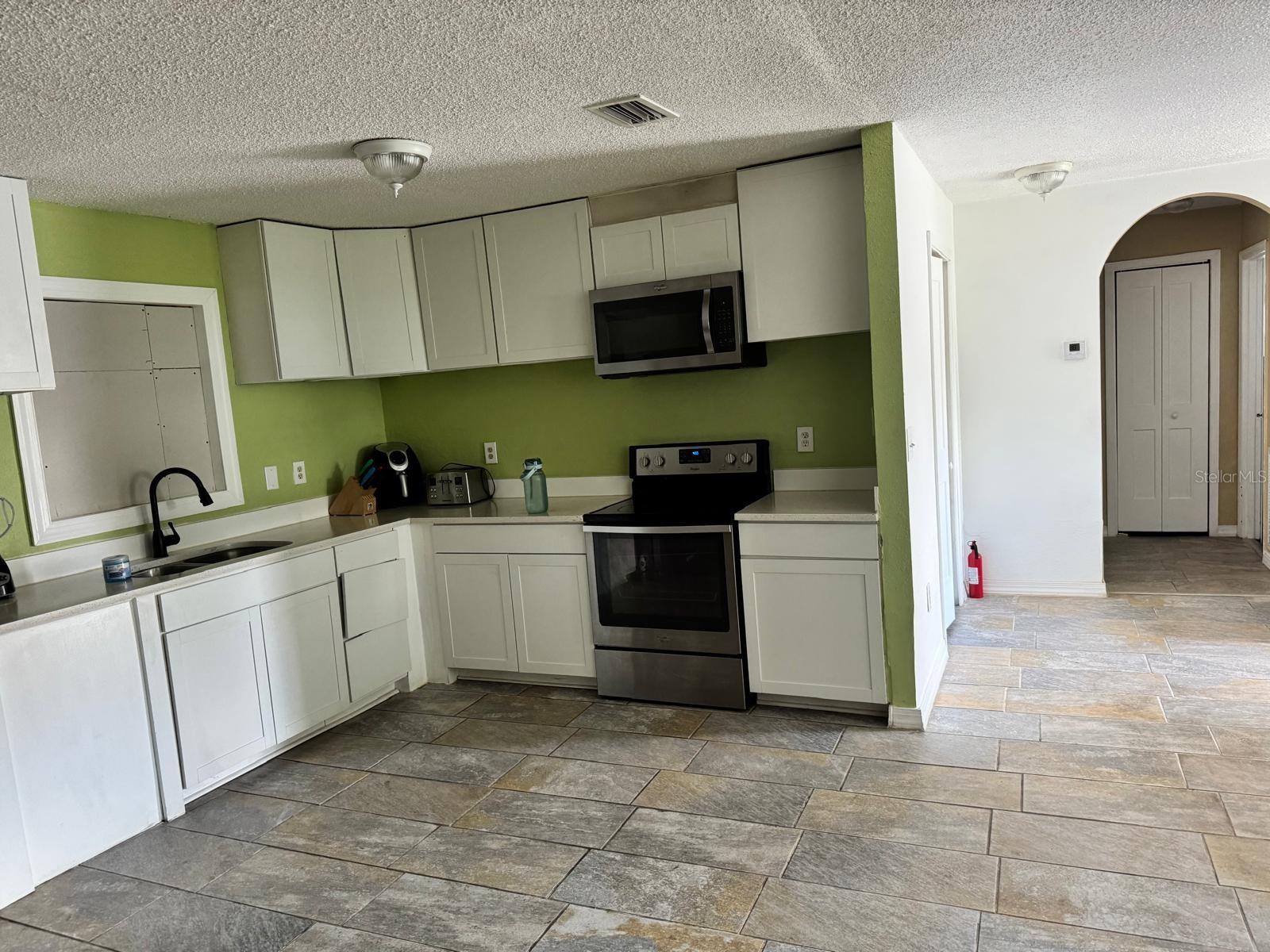 Image 5 of 18 For 11063 Auburndale Street