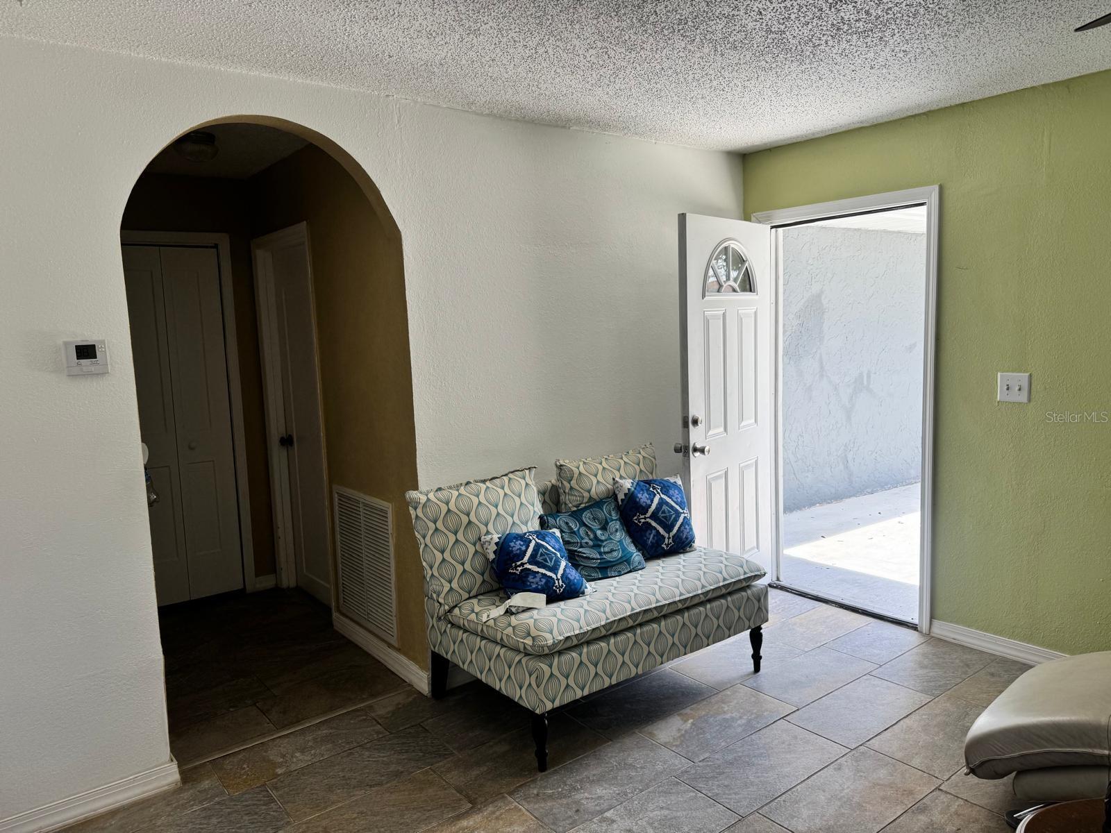 Image 6 of 18 For 11063 Auburndale Street