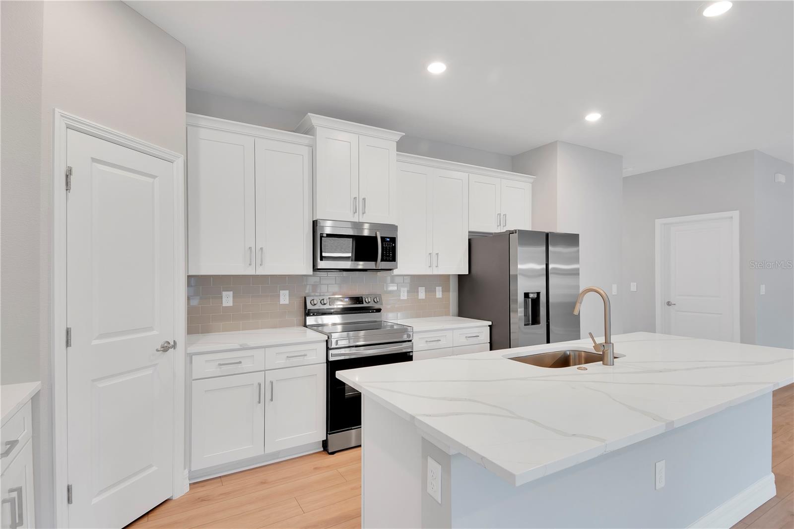Image 18 of 47 For 6291 133rd Street Road