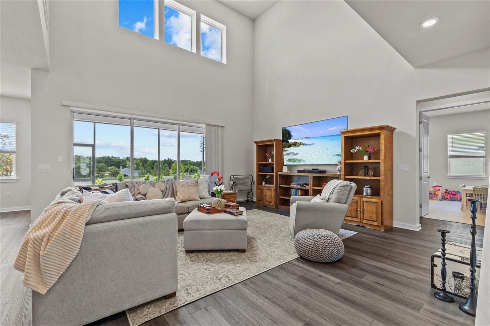 Image 18 of 77 For 3179 Sailing Pier Avenue
