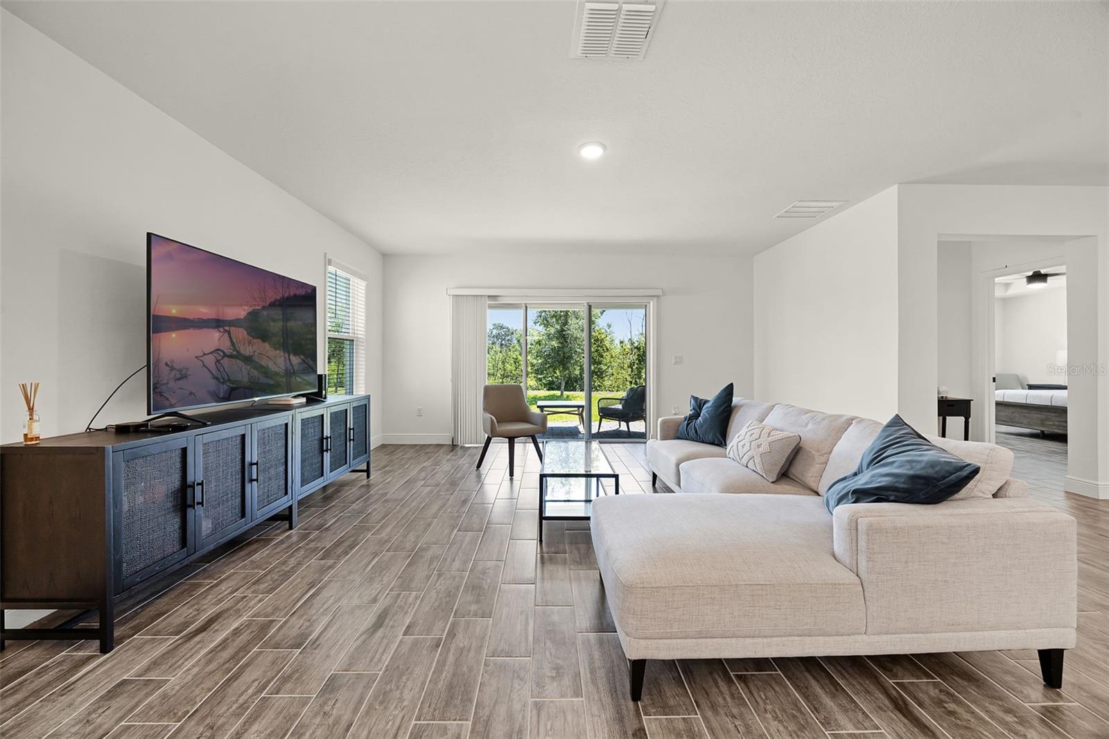 Image 14 of 73 For 1111 Oak Bluff Drive