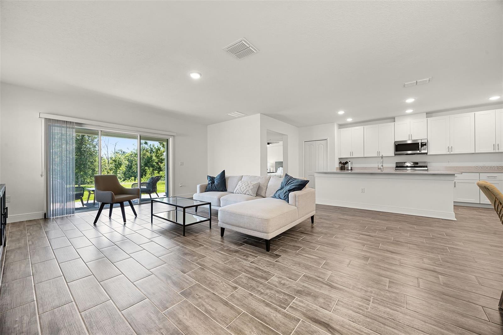 Image 15 of 73 For 1111 Oak Bluff Drive