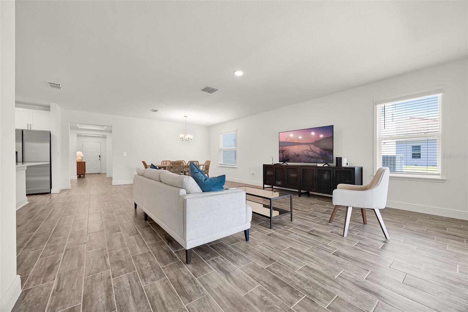 Image 18 of 73 For 1111 Oak Bluff Drive