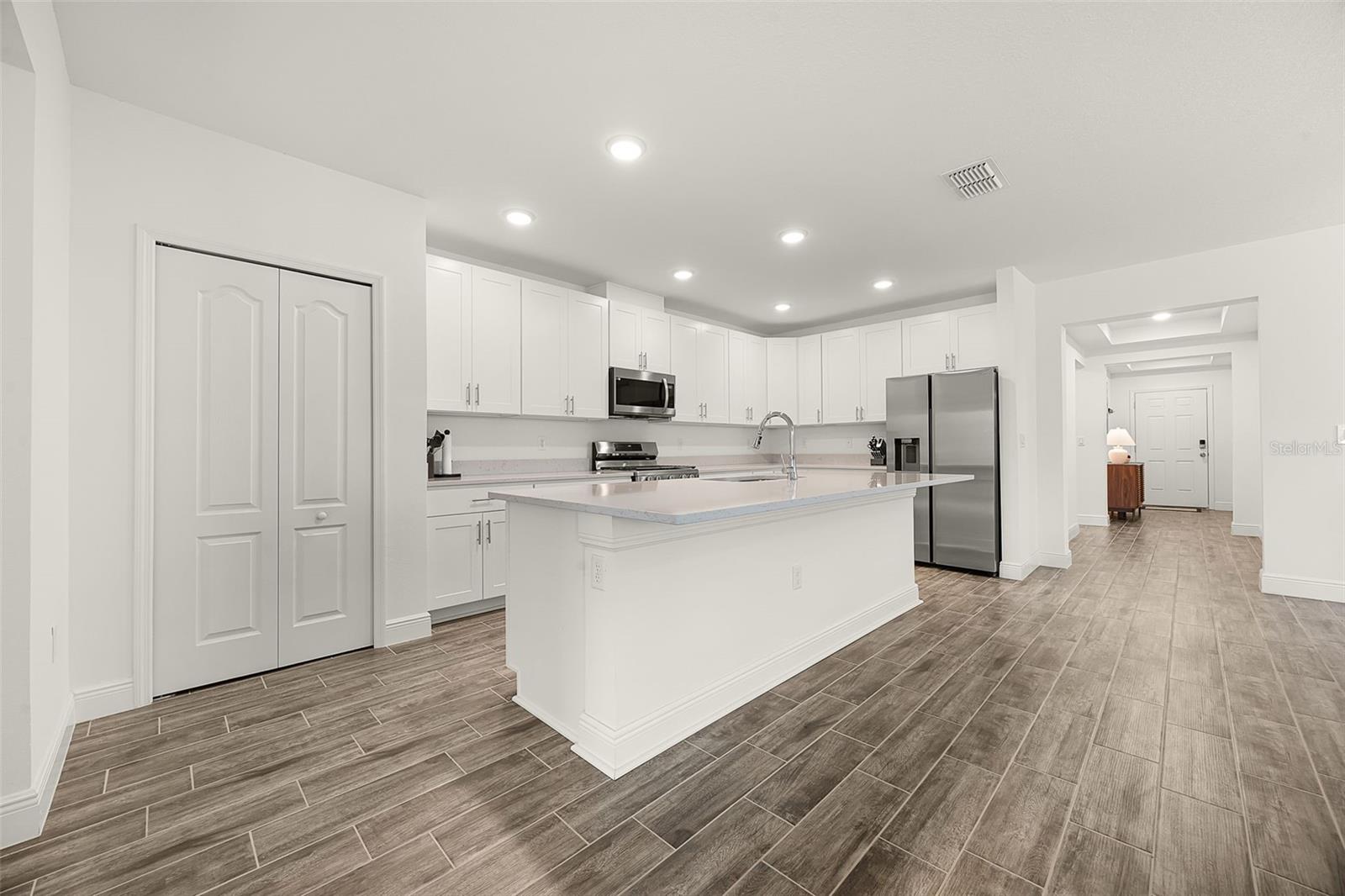 Image 20 of 73 For 1111 Oak Bluff Drive