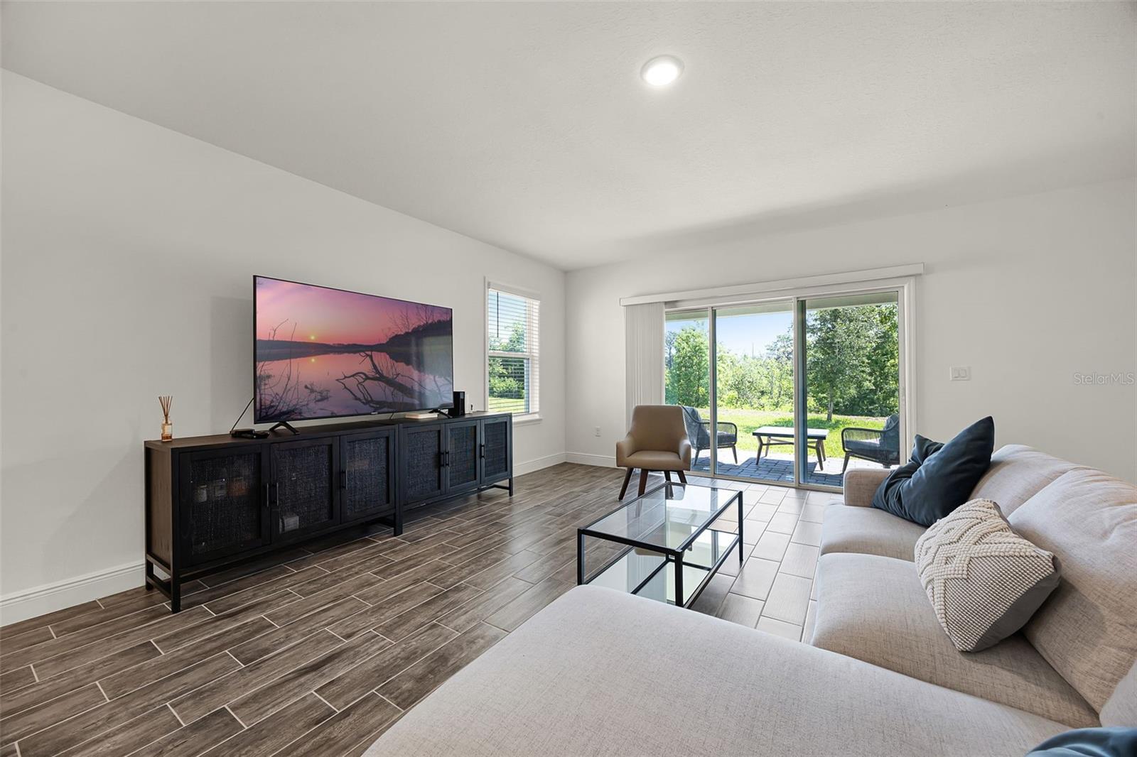 Image 21 of 73 For 1111 Oak Bluff Drive