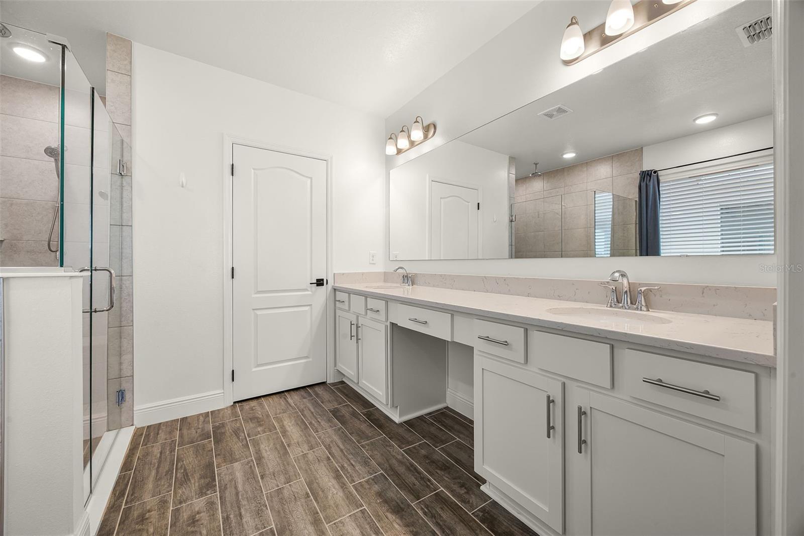 Image 41 of 73 For 1111 Oak Bluff Drive