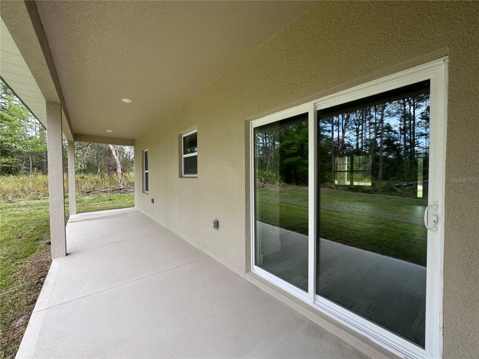 Listing photo id 8 for 7222 Lime Drive