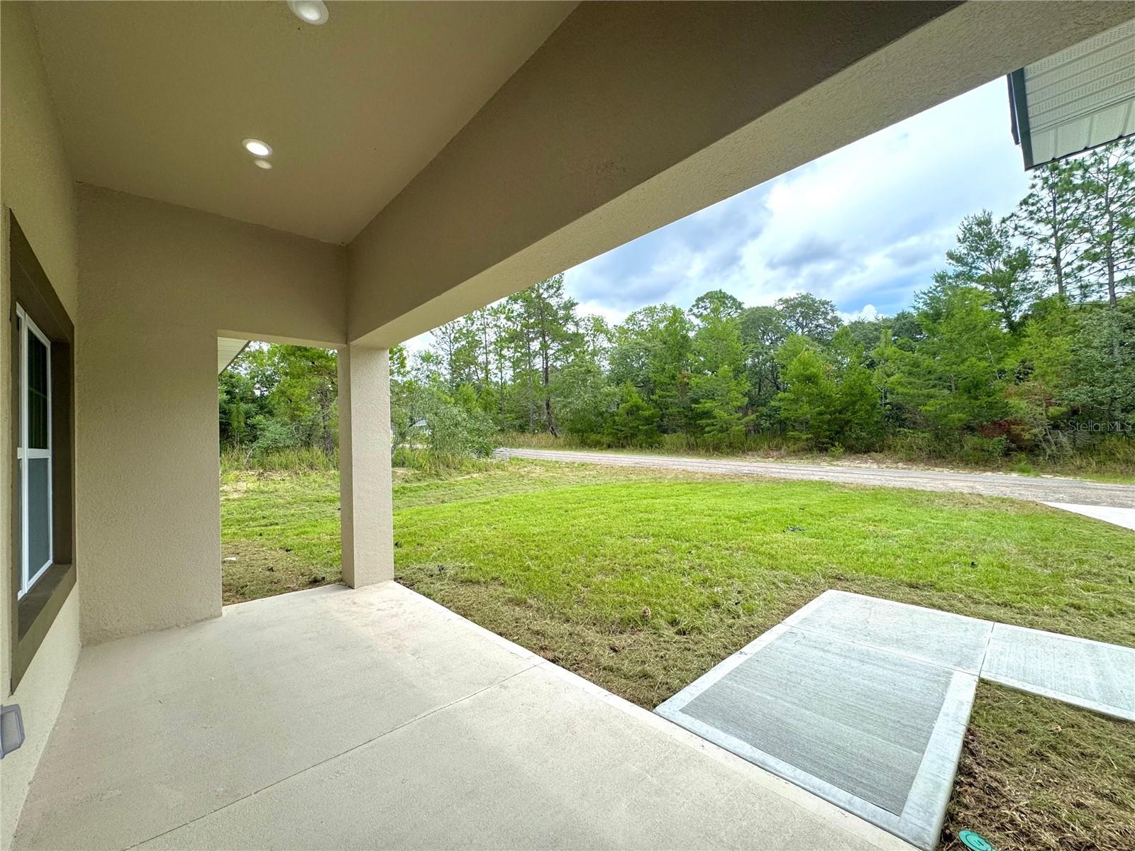 Listing photo id 4 for 7222 Lime Drive