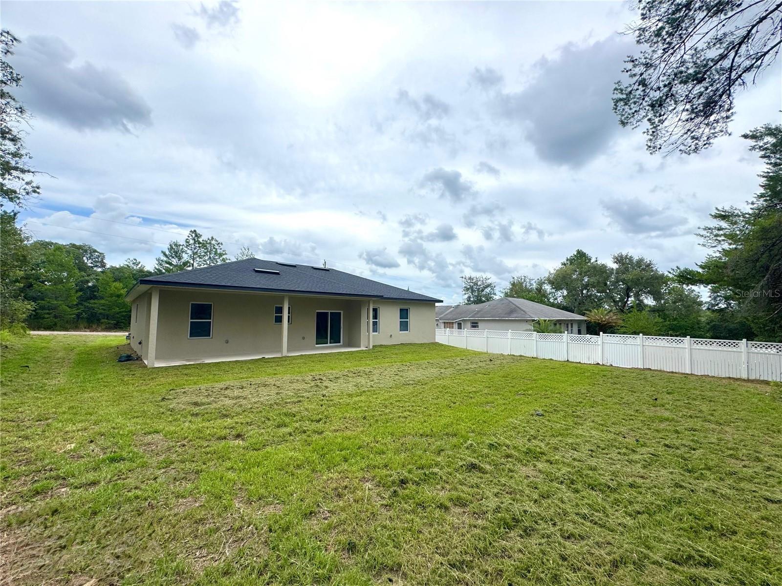 Listing photo id 7 for 7222 Lime Drive