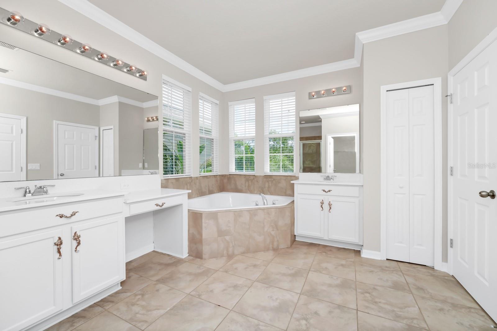 Image 24 of 49 For 5552 Remsen Cay Lane