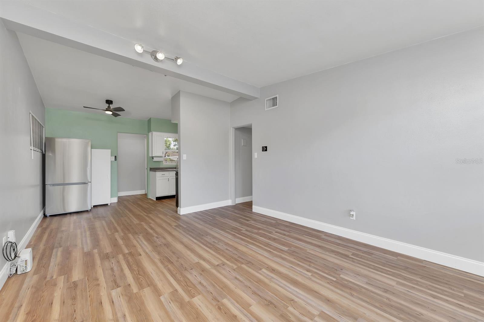 Image 12 of 19 For 2903 Michigan Street A