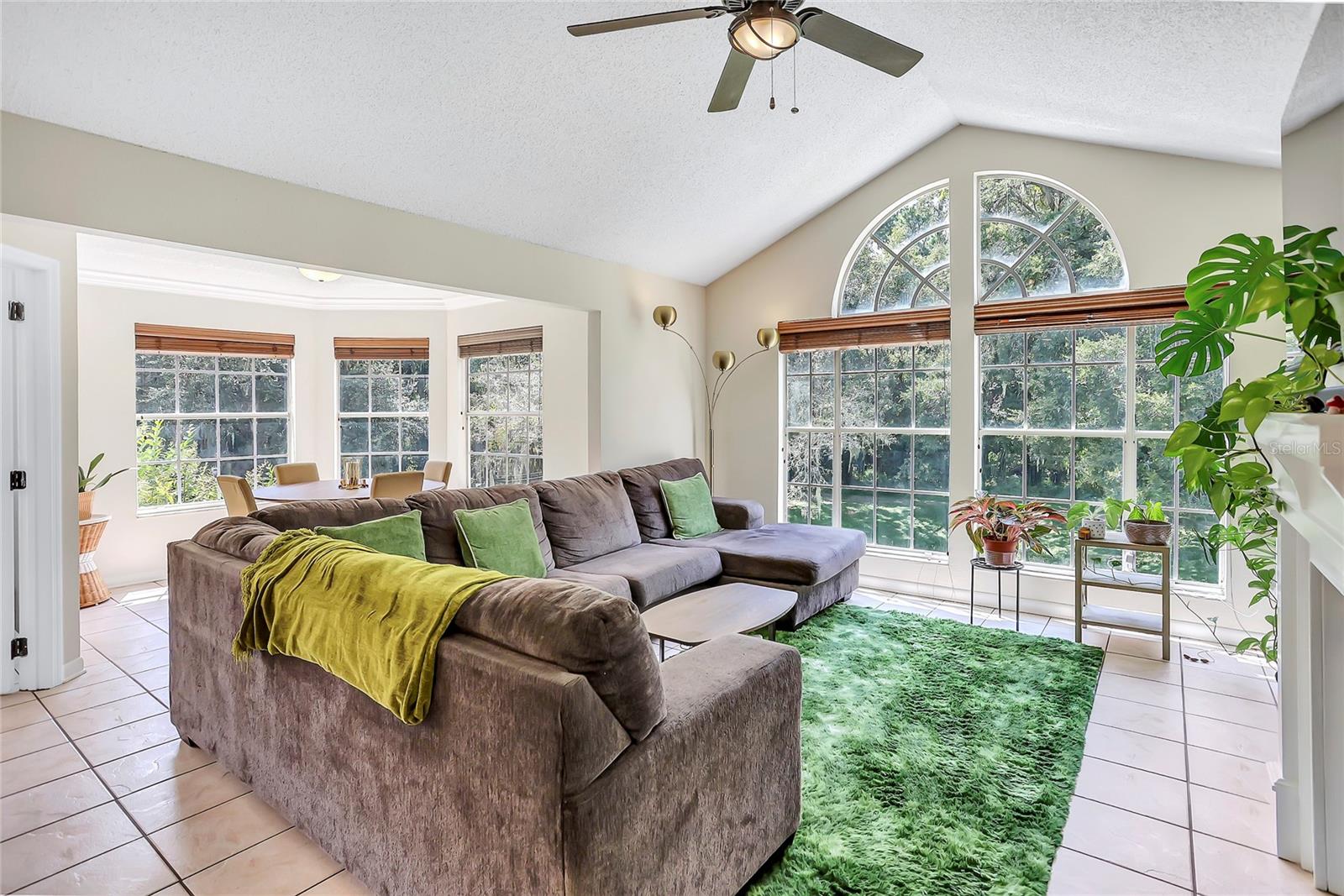 Image 6 of 39 For 698 Roaring Drive 382