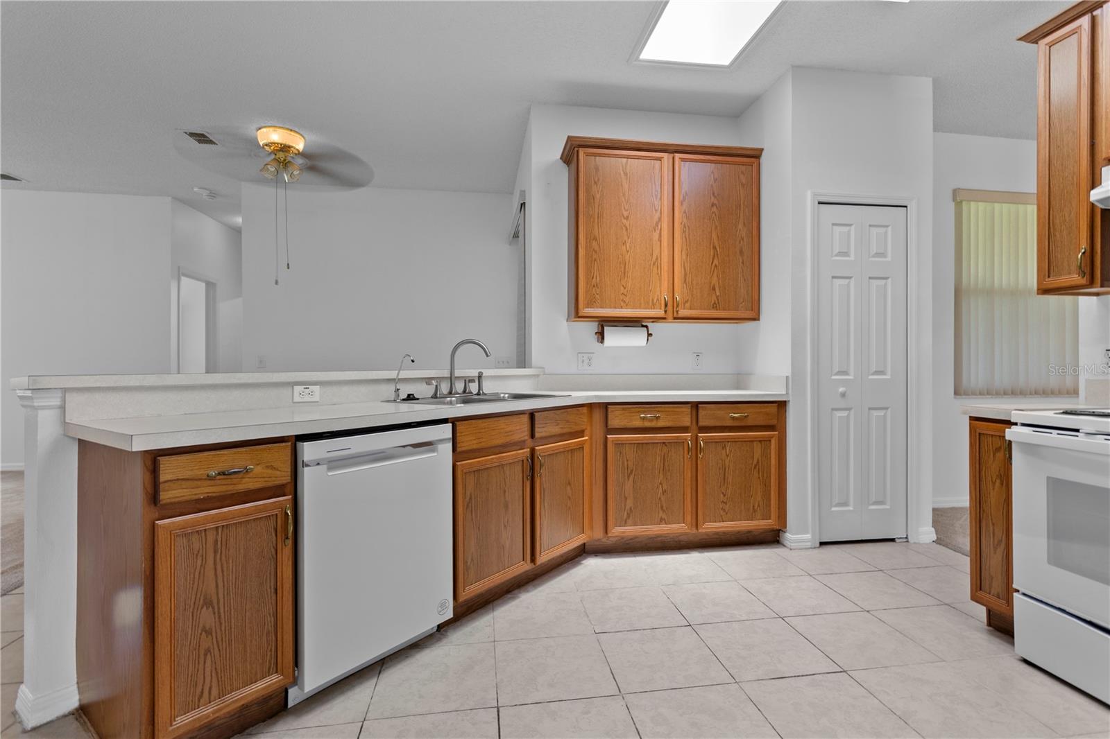 Image 12 of 49 For 1457 Teal Drive