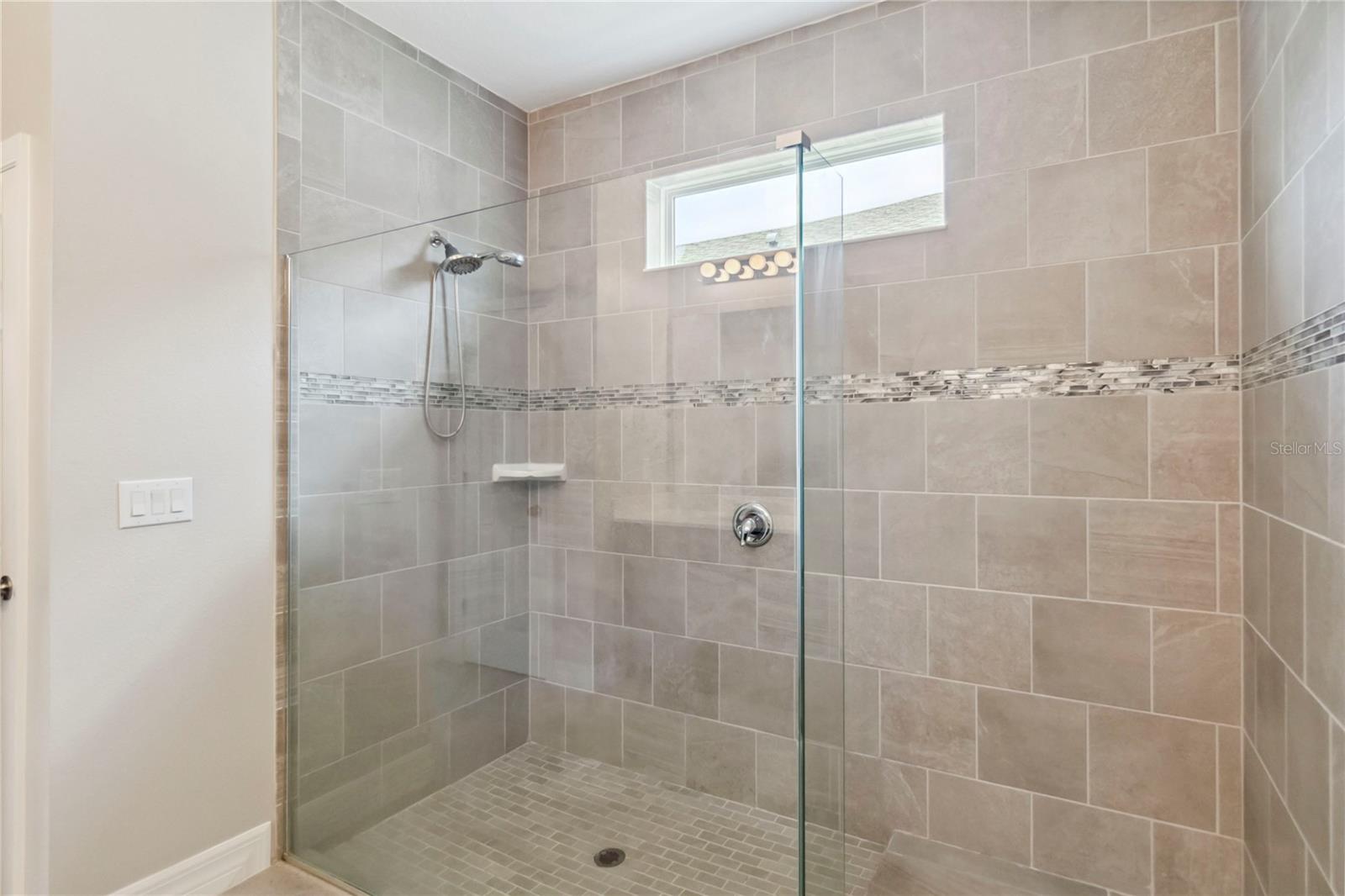 Image 16 of 32 For 2066 Cresswell Street