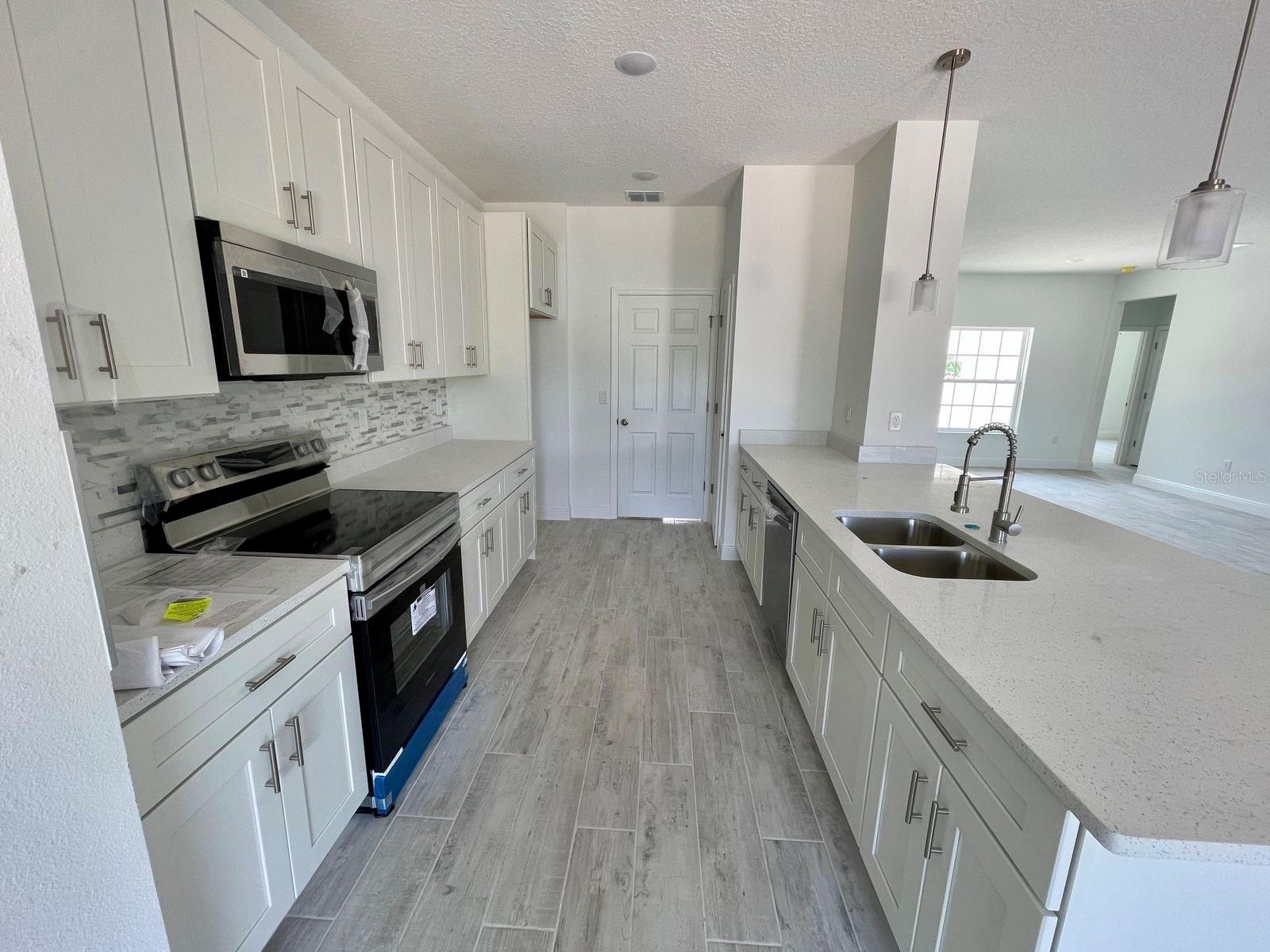 Image 13 of 76 For 5381 128th Street Road