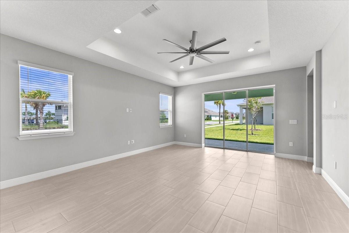 Image 10 of 48 For 19105 Planetree Street