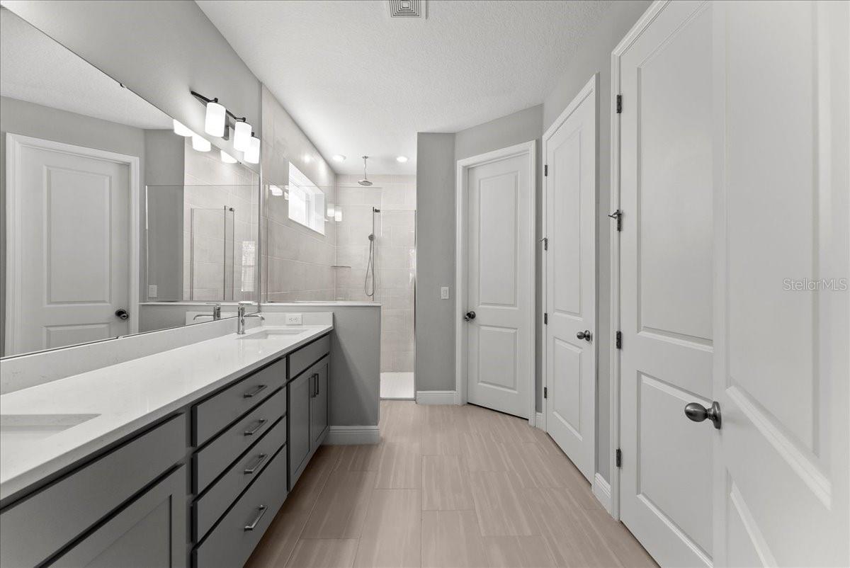 Image 13 of 48 For 19105 Planetree Street