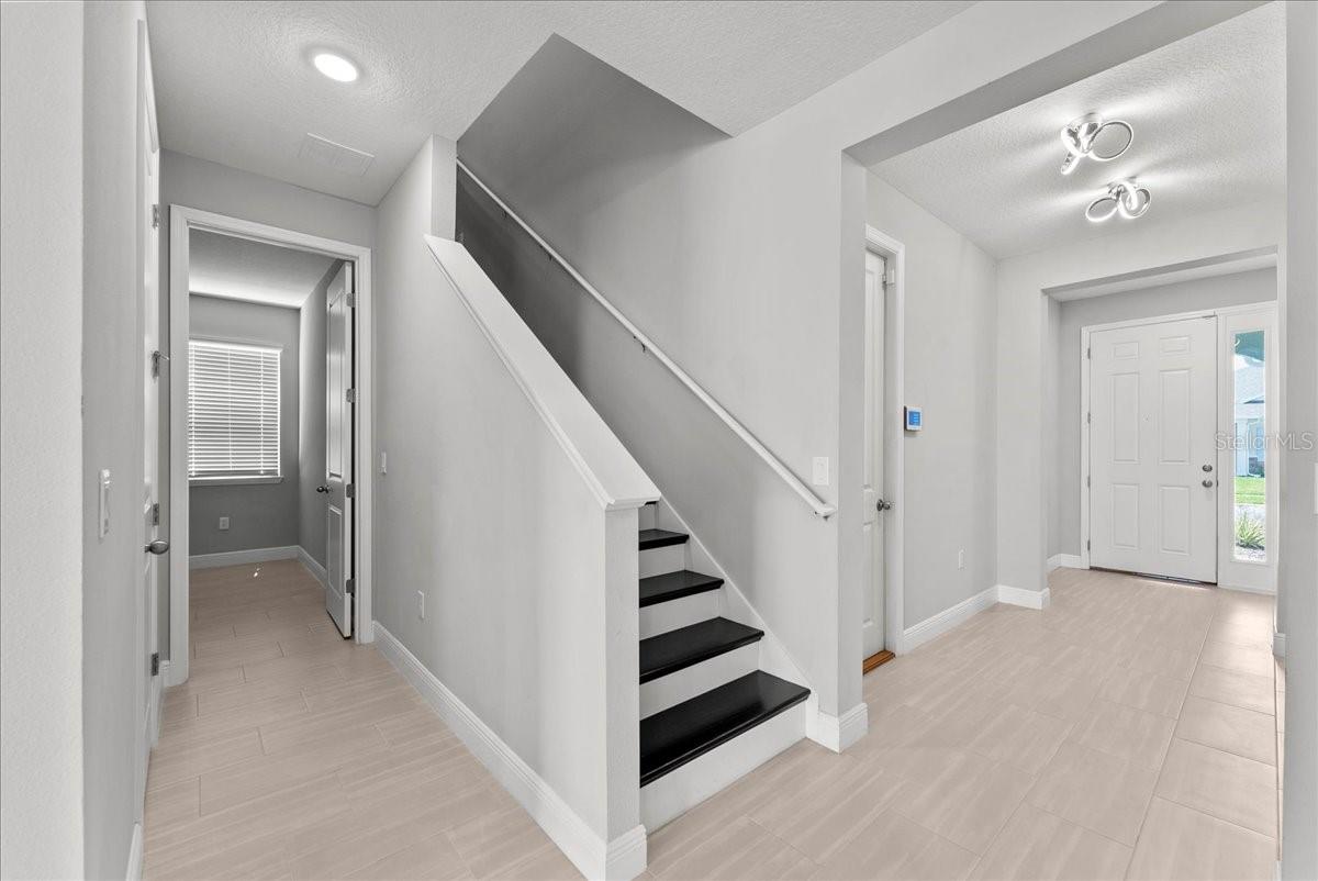 Image 14 of 48 For 19105 Planetree Street