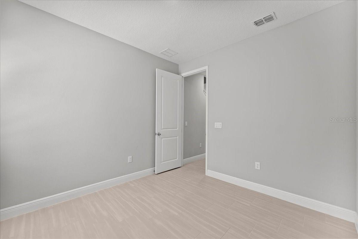 Image 36 of 48 For 19105 Planetree Street