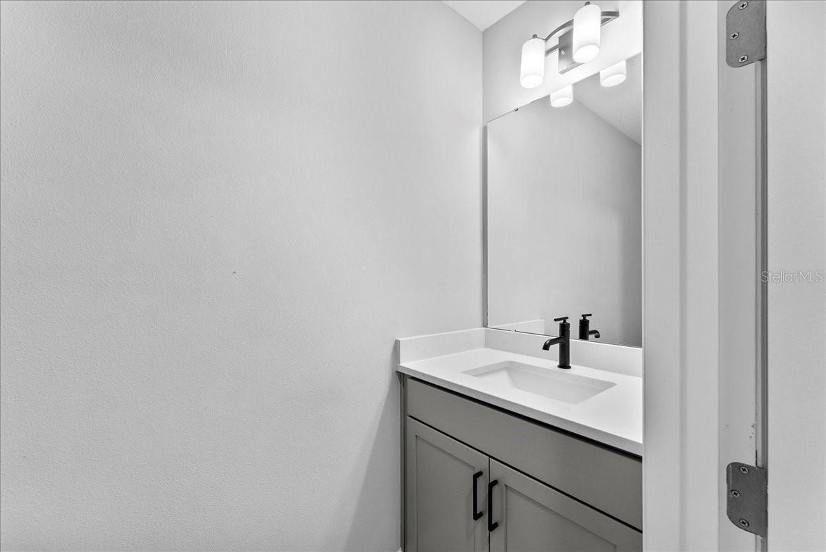 Image 42 of 48 For 19105 Planetree Street