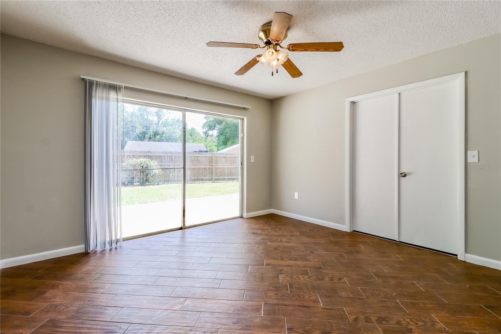 Image 5 of 16 For 2289 Crystalview Court