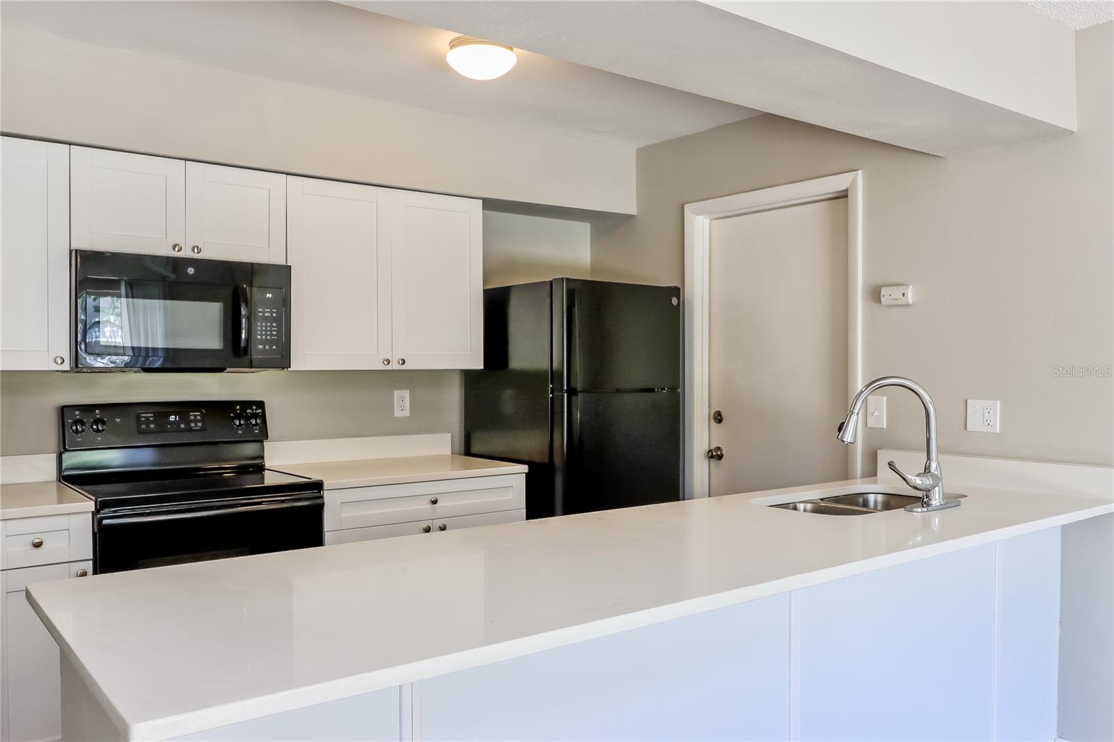 Image 6 of 16 For 2289 Crystalview Court