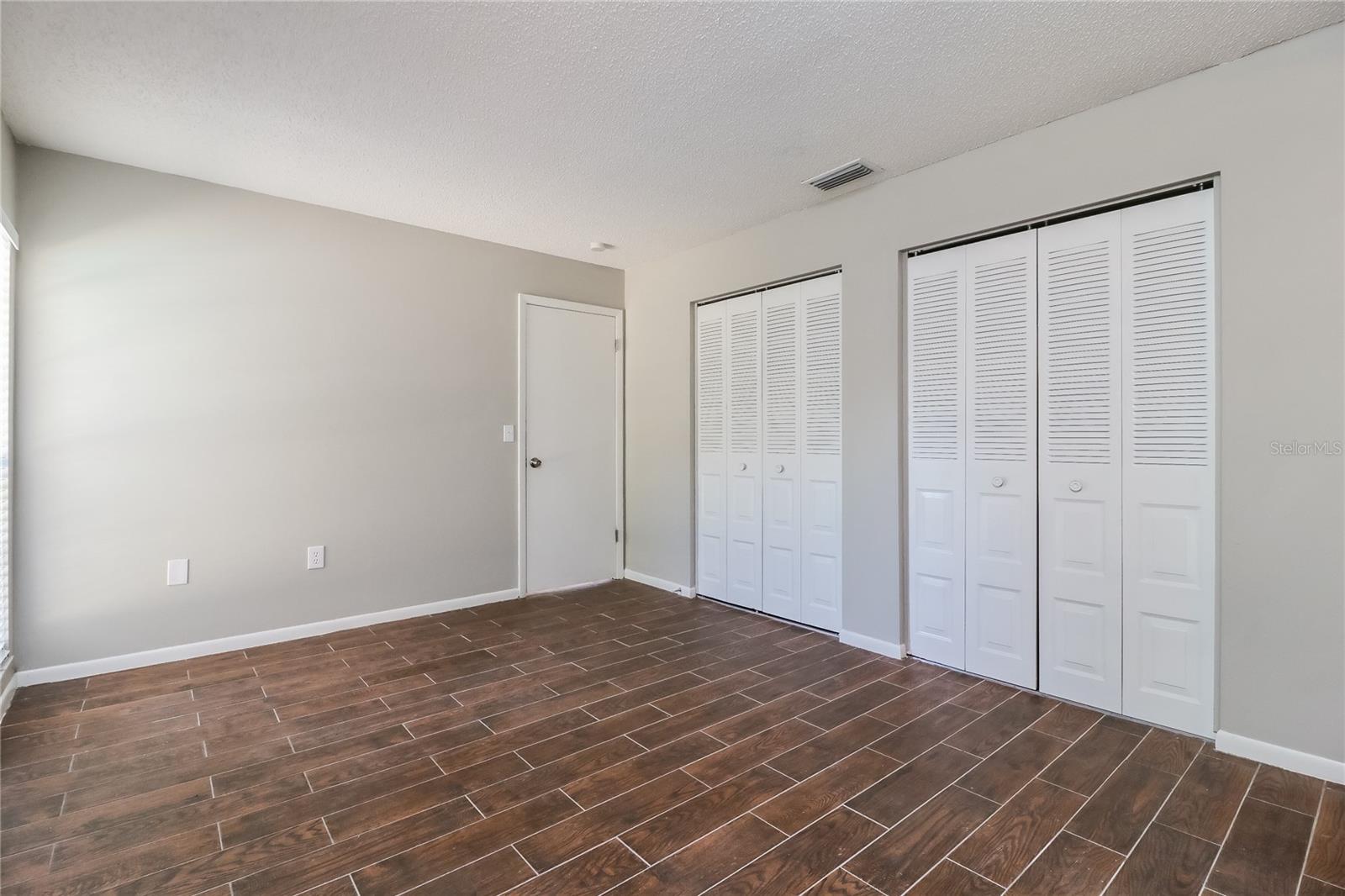 Image 7 of 16 For 2289 Crystalview Court
