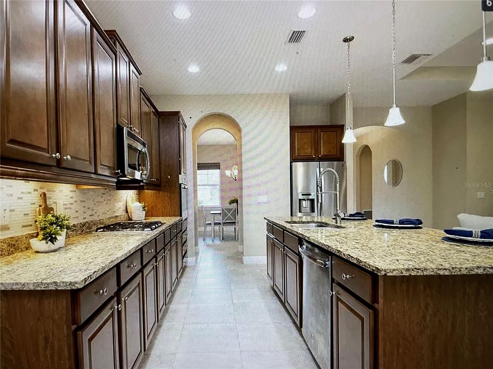 Image 11 of 28 For 903 Victoria Hills Drive S