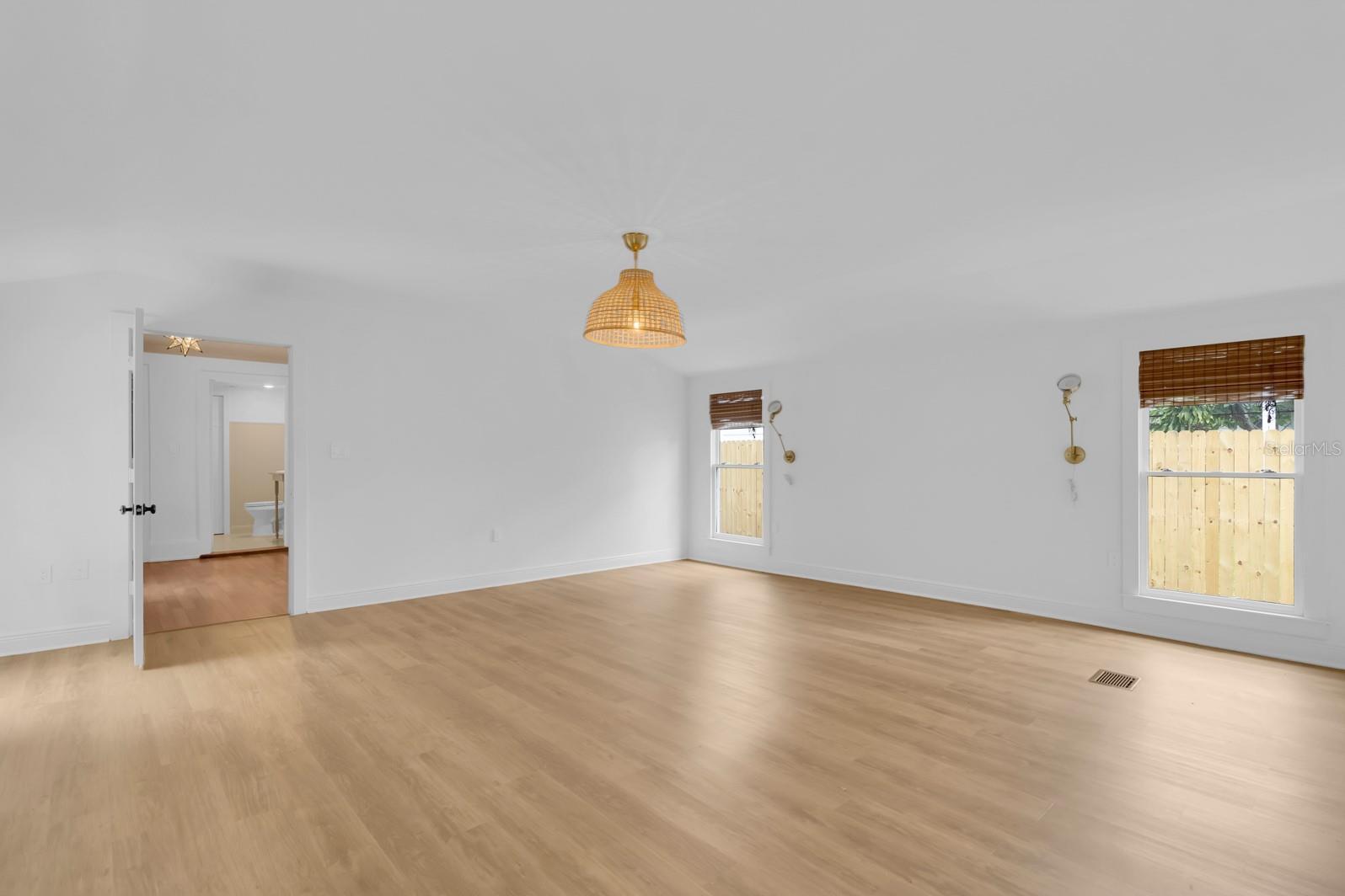 Image 11 of 48 For 1021 Elm Avenue
