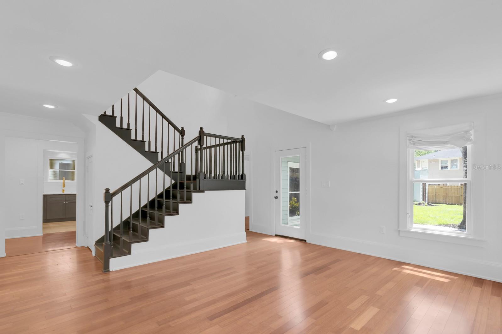 Image 42 of 48 For 1021 Elm Avenue